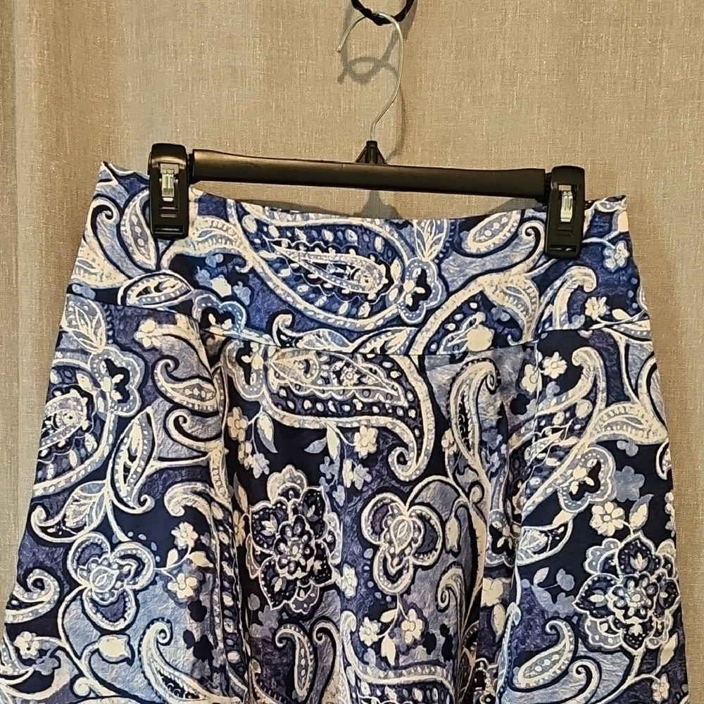Lauren Ralph Lauren Blue and White Paisley Floral A-Line Pleated Skirt - Picture 2 of 16